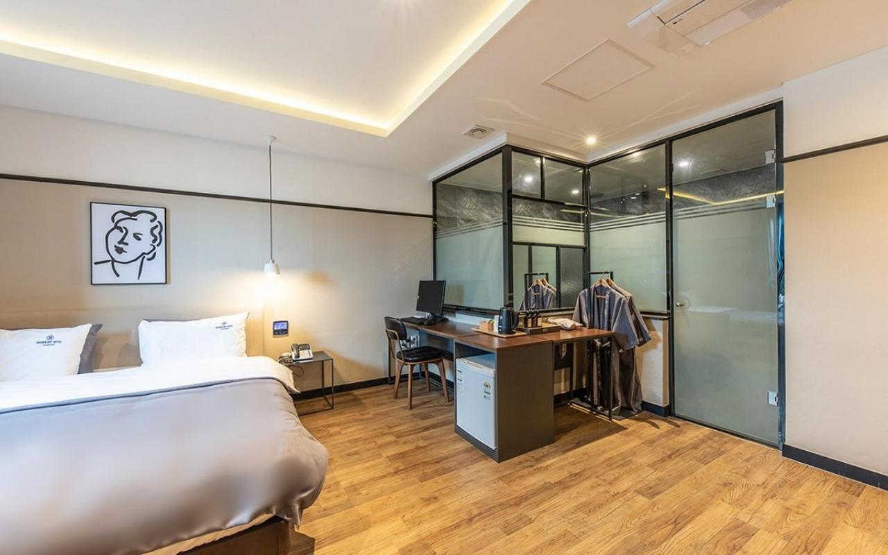 Brown Dot Hotel Jeonggwan Pusan Zewnętrze zdjęcie