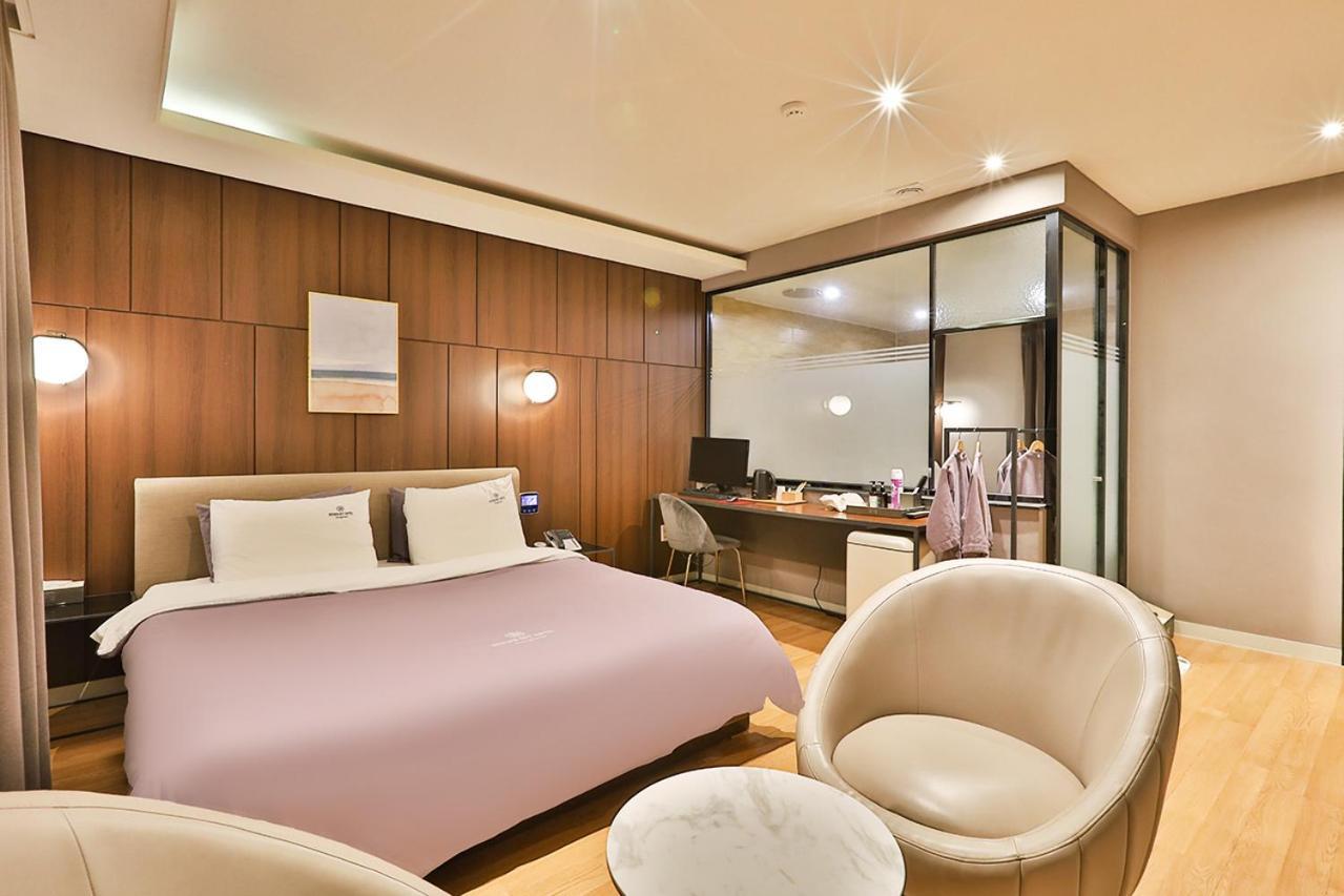 Brown Dot Hotel Jeonggwan Pusan Zewnętrze zdjęcie